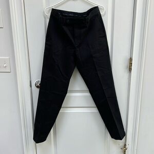 Brooks Brothers Advantage Chino-Milano fit. Size: 33/30 in black. Non-wrinkle.